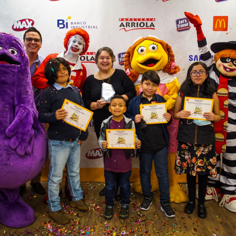 McDonald’s premia a ganadores del Certamen de Cuentos “Yo cuido mi planeta”